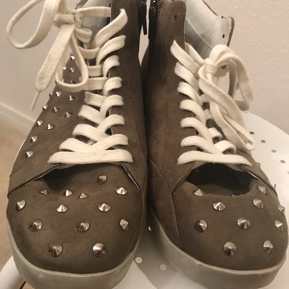 Studded Hi Top Fashion Sneakers